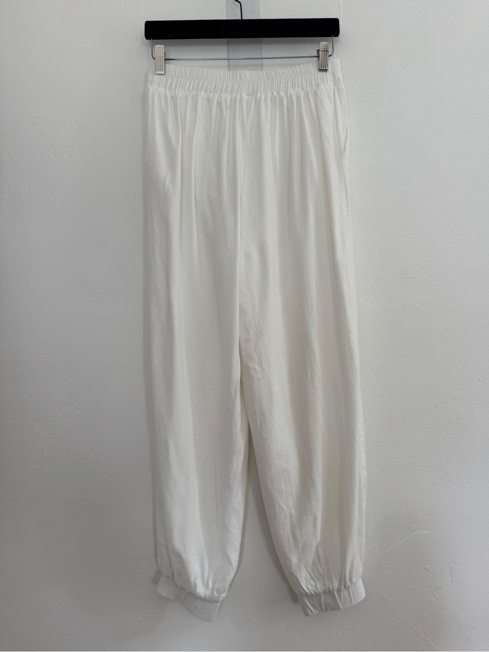 Modesees White Tapered Flowy Pleated Cuffed Balloon Pants Minimalist Lined - Picture 3 of 12